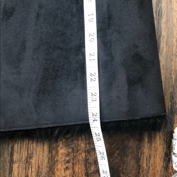 Ann Taylor reversible black vest - Picture 6 of 6